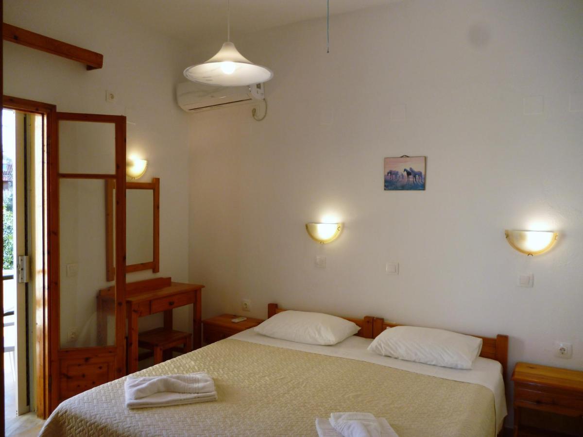 Giannis Apartment Agios Georgios Pagon Exterior photo