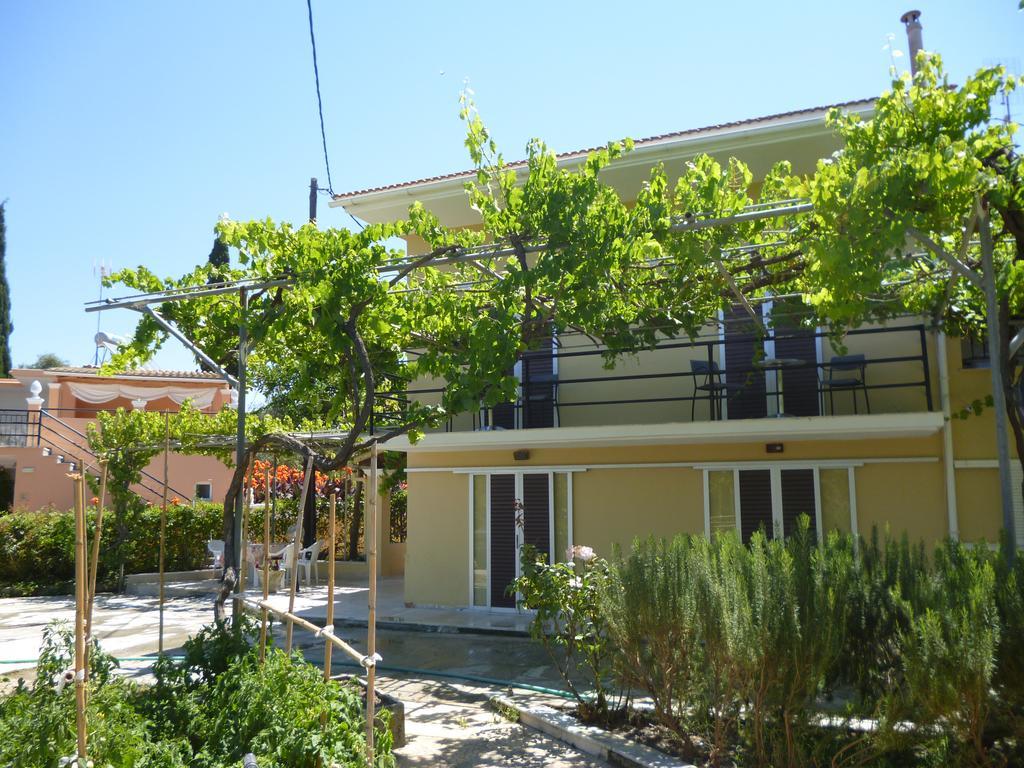 Giannis Apartment Agios Georgios Pagon Exterior photo